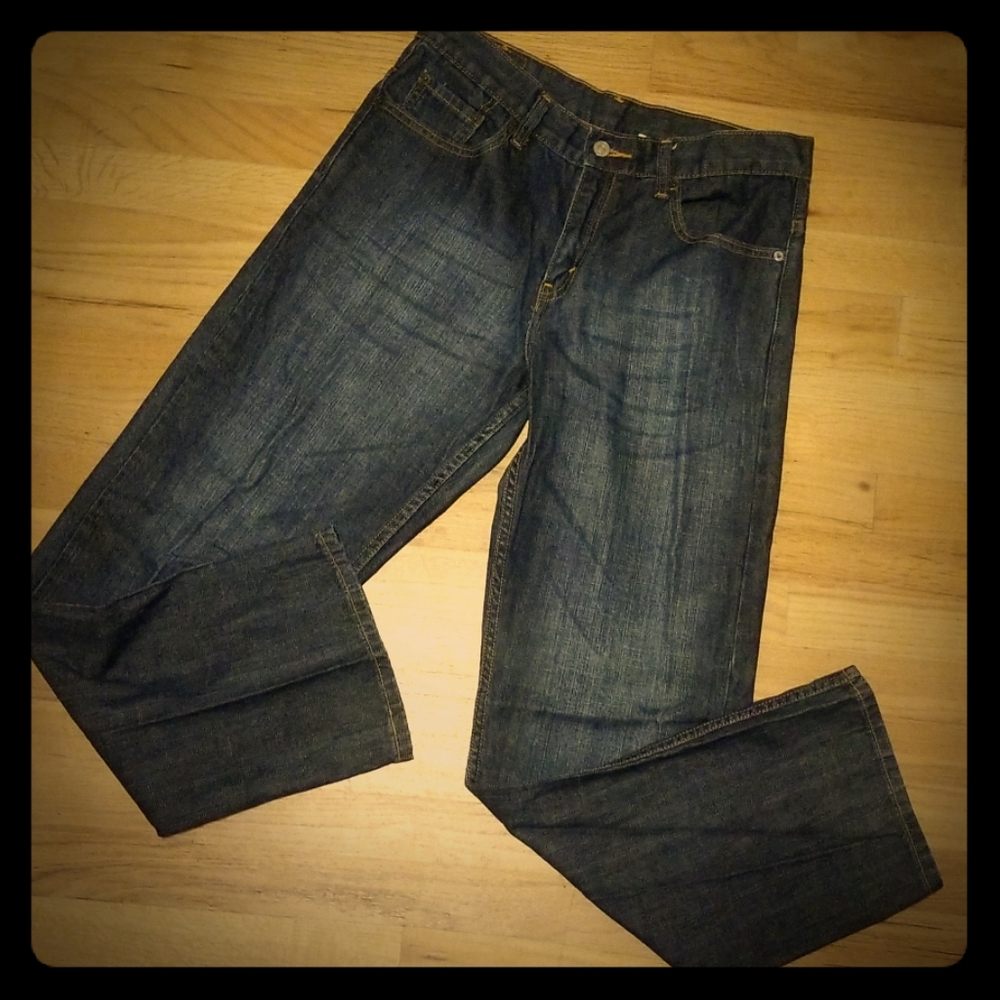 Women's Levi Jeans